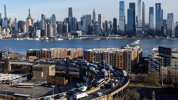 Remodelaciones en la terminal de autobuses más grande del mundo provoca importantes interrupciones del tráfico en Nueva York