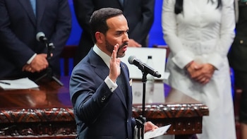 El Gobierno de De la Espriella presenta a la Fiscalía información sobre más de 80 irregularidades bajo Petro