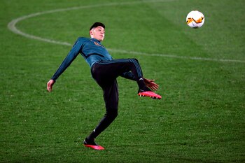 El defensa mexicano del Ajax