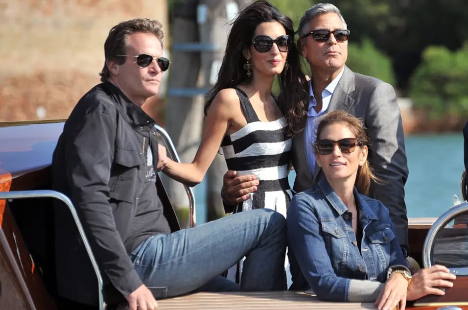 George Clooney y Rande Gerber compartían tiempo con sus familias en viajes y cenas. (AP)