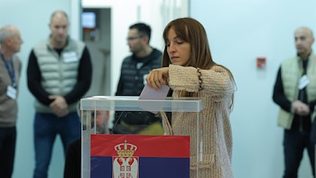 La participación se dispara diez puntos en las elecciones en Serbia