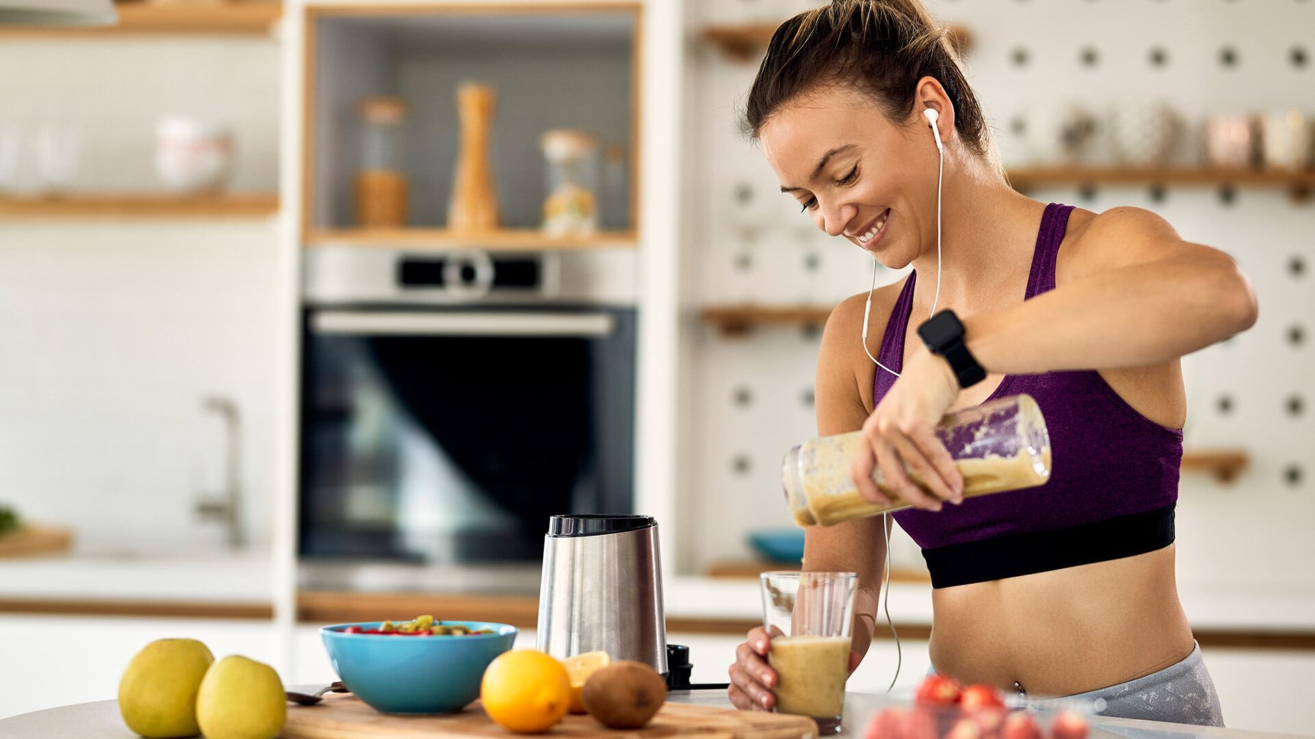 Las vitaminas esenciales para ganar masa muscular rápido potencian el rendimiento físico y la recuperación (Freepik)