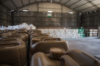Envases de fitosanitarios vacíos listos para ser reciclados
