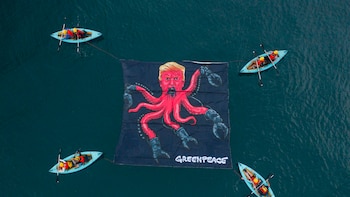 Greenpeace protesta en playa de Manzanillo y urge a líderes globales frenar minería submarina impulsada por EEUU