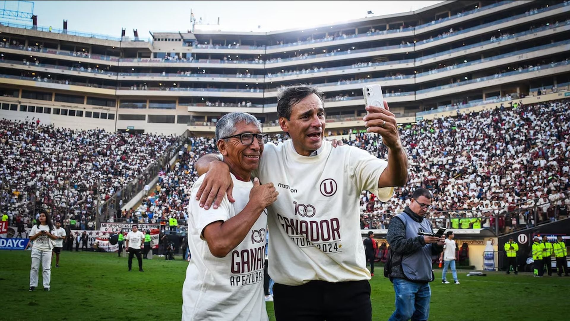 Fabián Bustos permanece sin club desde su salida de Millonarios y su disponibilidad facilita las negociaciones con Universitario, donde conquistó la Liga 1 de 2024 y el bicampeonato nacional. (Universitario de Deportes)