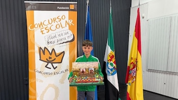 Un alumno de Montijo de 6º de Primaria gana la 45ª edición del concurso '¿Qué es un rey para ti?' en Extremadura