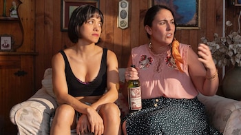 El elenco original de “La Tribu” se reúne en la adaptación cinematográfica que explora los enredos familiares con humor y honestidad.