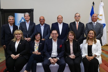 La transición en la ANEP reconoce el aporte de José Agustín Martínez, presidente saliente, por fortalecer la cohesión interna del sector empresarial. (Foto cortesía ANEP)