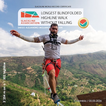 El equipo técnico instaló una cinta de 1.302 metros de longitud a 300 metros de altura, garantizando la seguridad durante la hazaña - crédito Diego Molano / Facebook