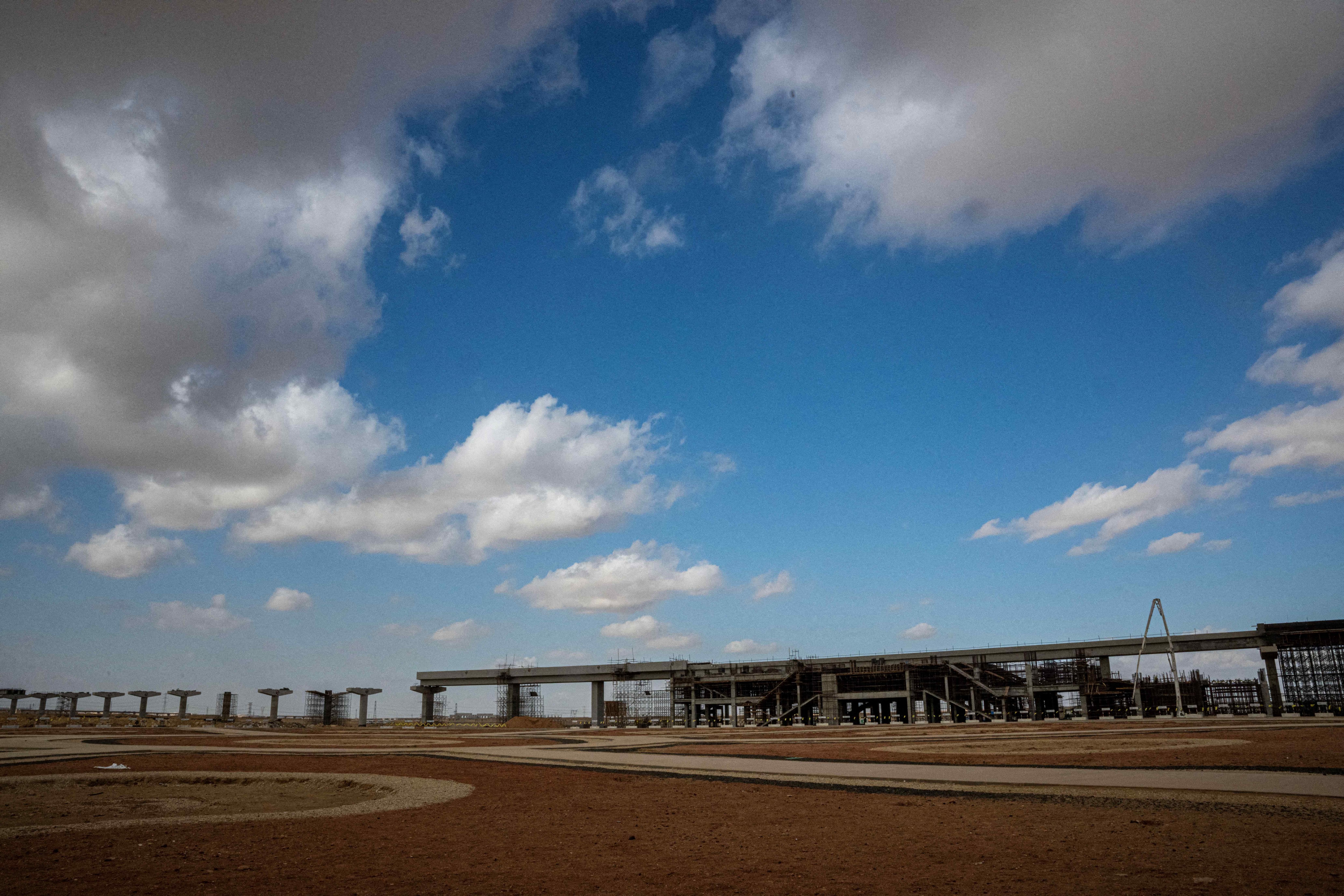 Egipto impulsa su primer tren de alta velocidad para conectar el mar Rojo y el Mediterráneo en apenas tres horas