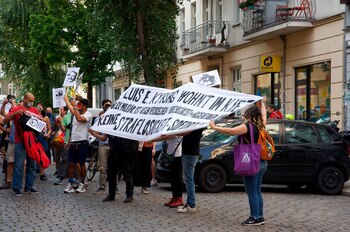 Manifestación frente a la casa