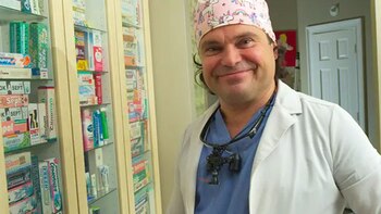 Dentista colecciona pasta de dientes