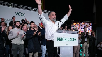 Vox no acepta la tregua política tras el accidente ferroviario en Toledo y apunta sin pruebas al mantenimiento de las vías: Abascal dará dos mítines