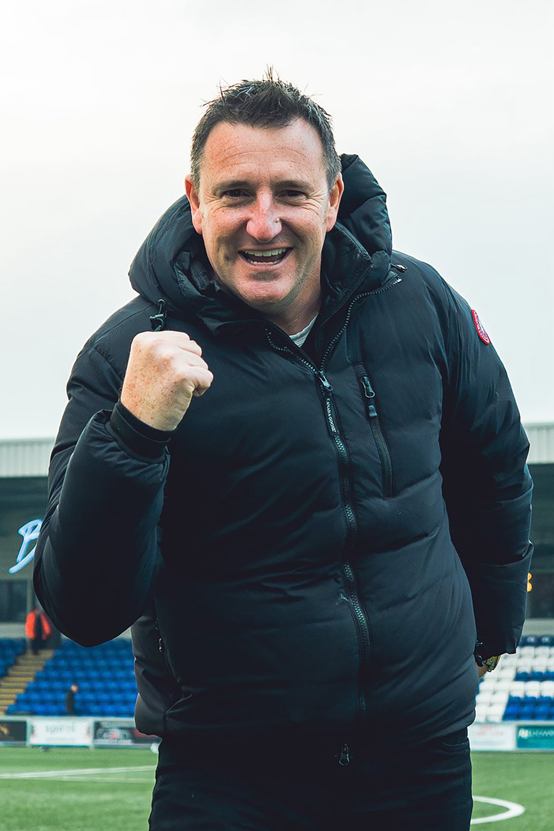 Rob Smethurst, el propietario del Macclesfield que compró la institución ebrio y lo salvó de la liquidación (@thesilkmen)