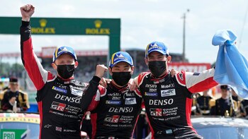 Los ganadores: Mike Conway, Kamui