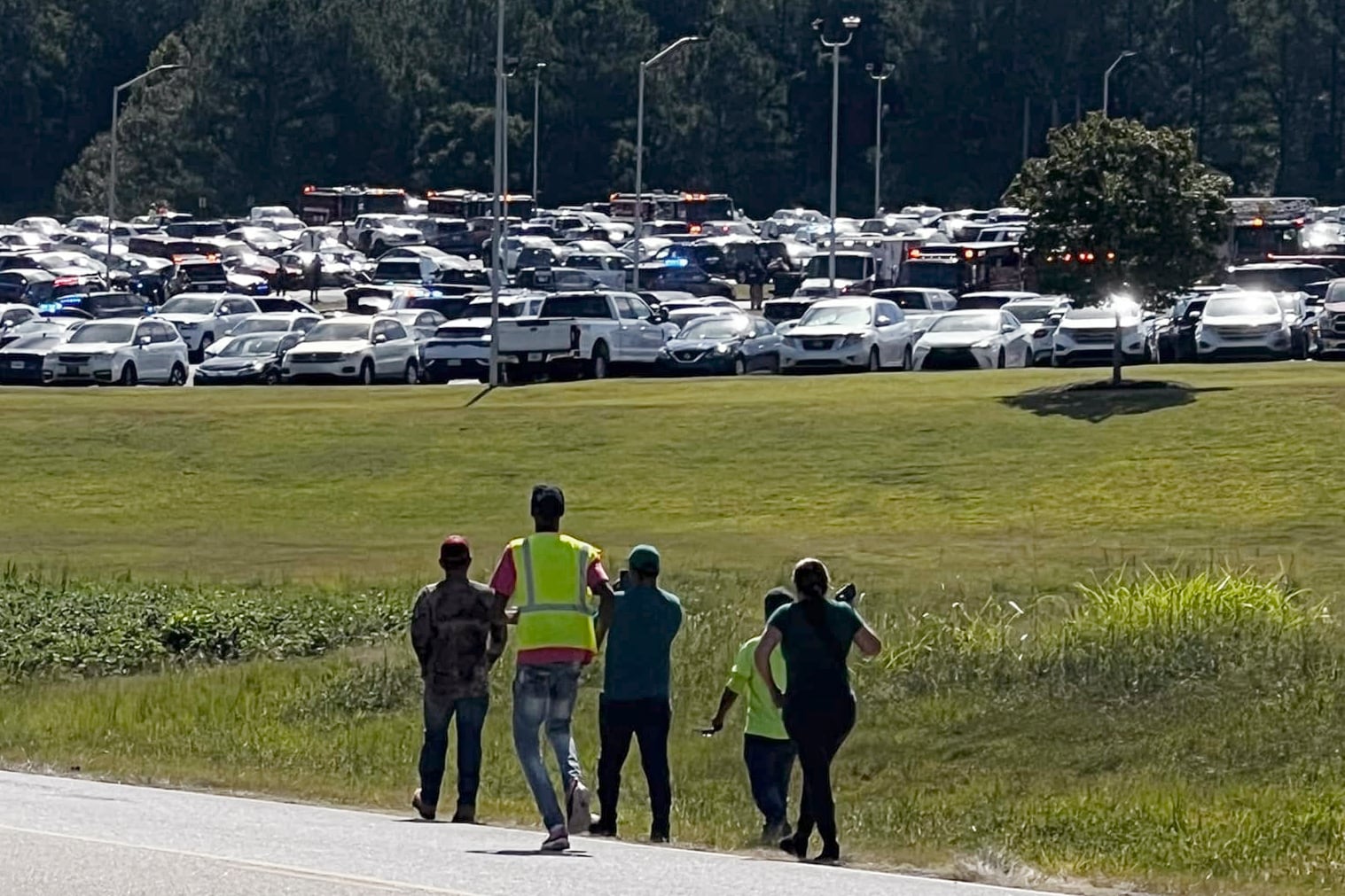 La investigación sobre Colt Gray concluyó que el ataque fue premeditado y detectó un cuaderno con instrucciones, un diagrama del asalto y referencias a Nikolas Cruz (Erin Clark via AP)