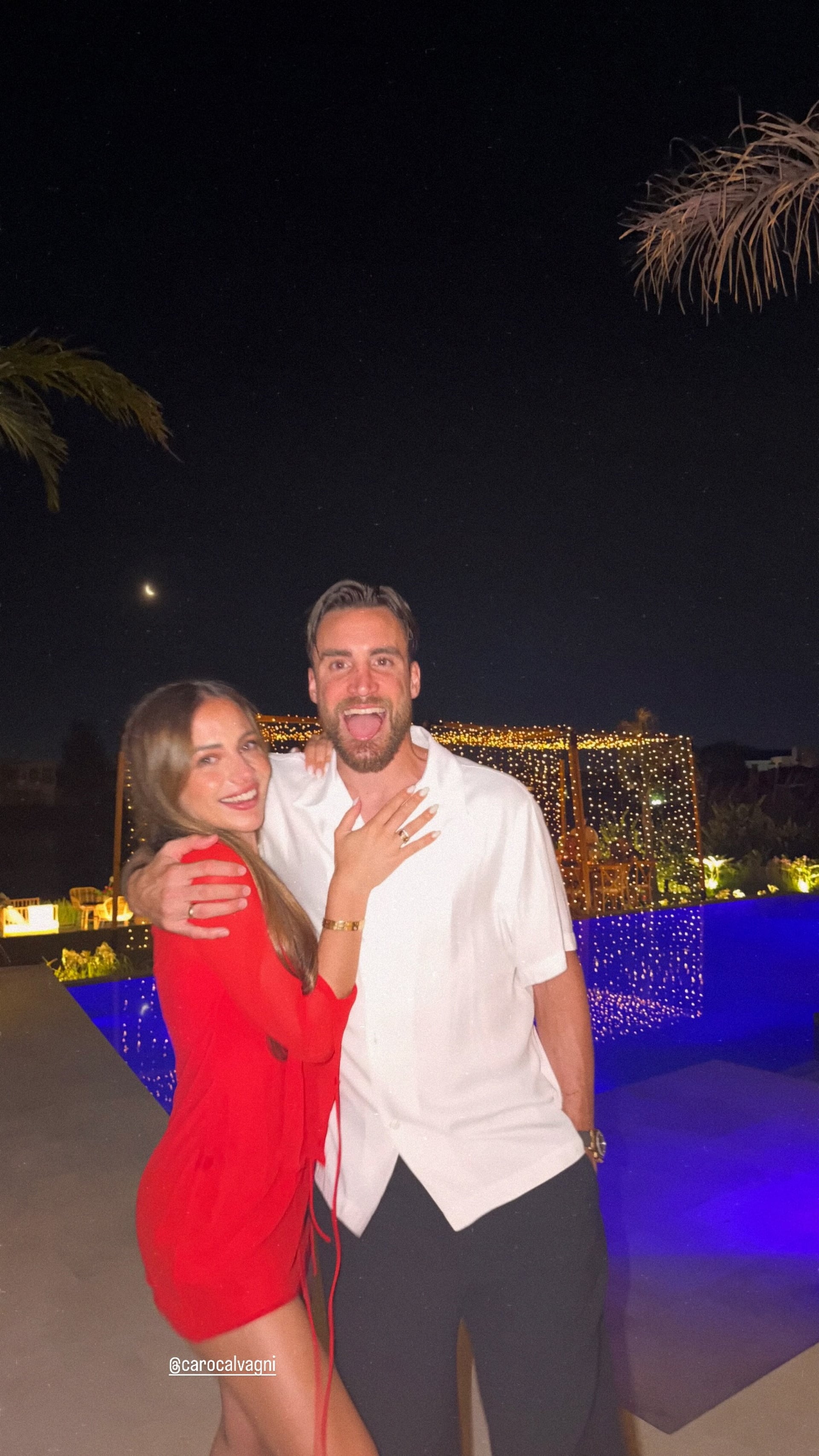 Nicolás Tagliafico y Caro Calvagni, divertidos durante la noche navideña