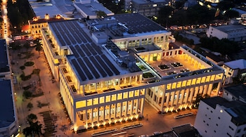 Panorámica de la fachada del nuevo Hospital Rosales. Foto Infobae Centroamérica/X