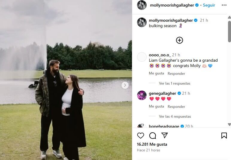 Molly mostró su pancita de embarazo en una serie de imágenes junto a su pareja (Instagram: mollymoorishgallagher)