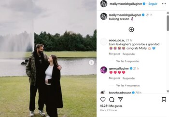 Molly mostró su pancita de