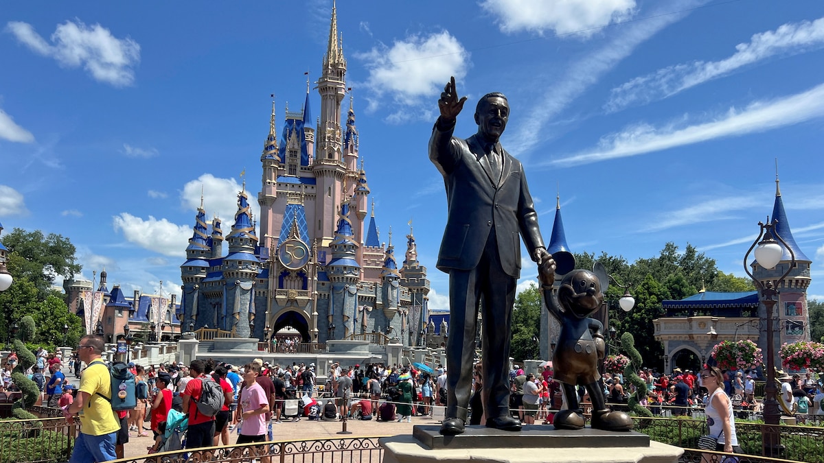 Imagen de la noticia: Disney subió los precios en sus parques de Estados Unidos: el pase anual más caro aumentó USD 120