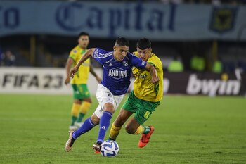 BOGOTÁ, 4 de abril de 2023. El equipo de los Millonarios se enfrenta a el equipo Argentino Defensa y Justicia, por la fecha 1 de la Copa Sudamericana, en el estadio El Campin. (Colprensa - John Paz)