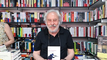 El escritor Julio Llamazares, Premio Nacional de Narrativa 2026: “España me empieza a dar miedo”