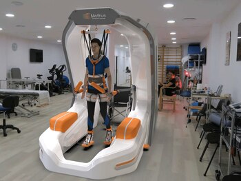 Con tecnología robótica y de