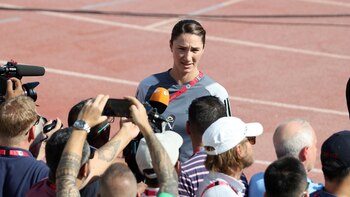 Mayo, segunda asistente del árbitro