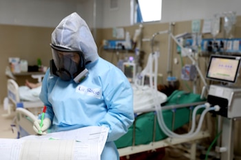 Aumento de hospitalizaciones en Perú.