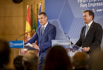 El presidente del Gobierno, Pedro Sánchez (i), y el primer ministro de la República Portuguesa, Luís Montenegro.
Alberto Díaz / Europa Press.