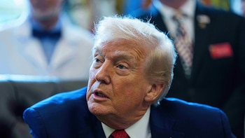 Trump firma la ley que