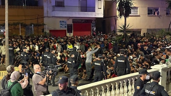 El Gobierno calcula que quedan en Ceuta unos 10.000 inmigrantes, más de 3.000 todavía en las calles