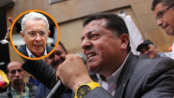 Hugo Ospina, líder de los taxistas, criticó a Álvaro Uribe por prometer beneficios a los mototaxistas en un gobierno de Paloma Valencia: “No engañemos a la gente”