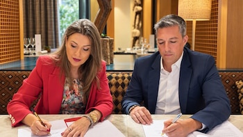 Fujitsu y Youforget.me llevan la protección digital de menores a la educación pública española con Mi Huella Digital
