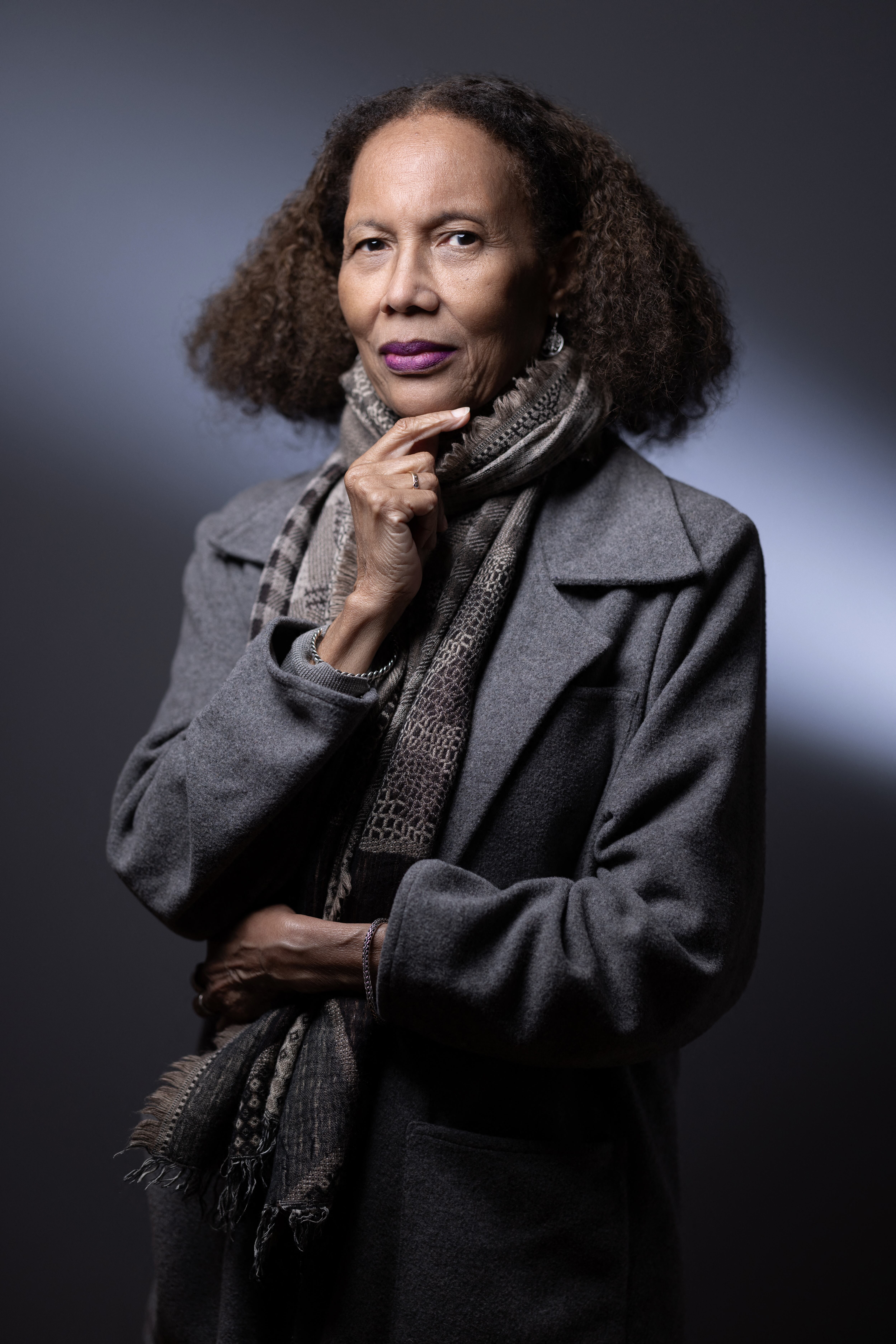 La novela de Yanick Lahens rinde homenaje a la esperanza y la resistencia frente a la violencia, el patriarcado y el peso de la historia