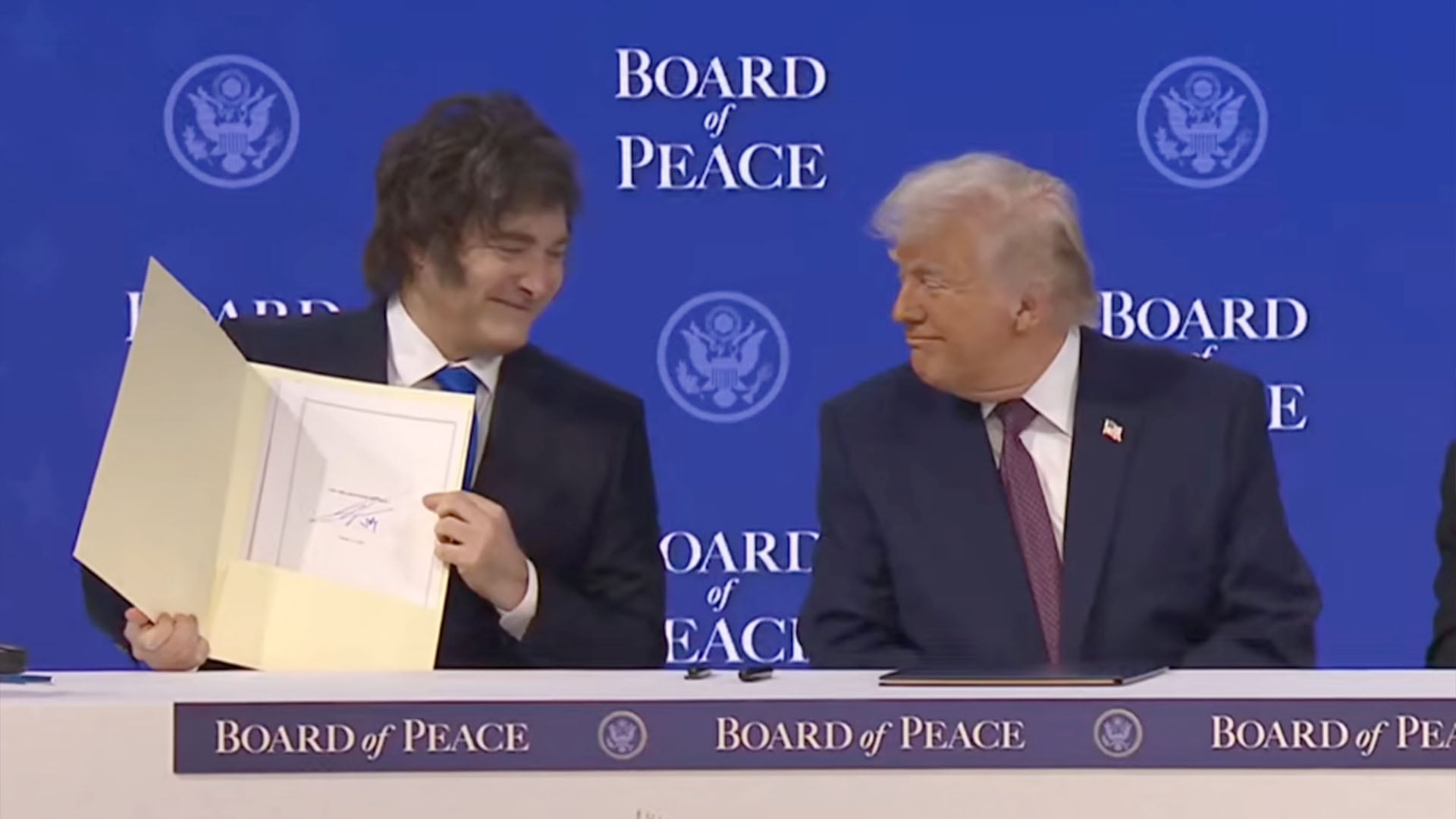 Donadl Trump y Javier Milei durante la primera sesión de la Junta de la Paz, (Davos, Suiza)