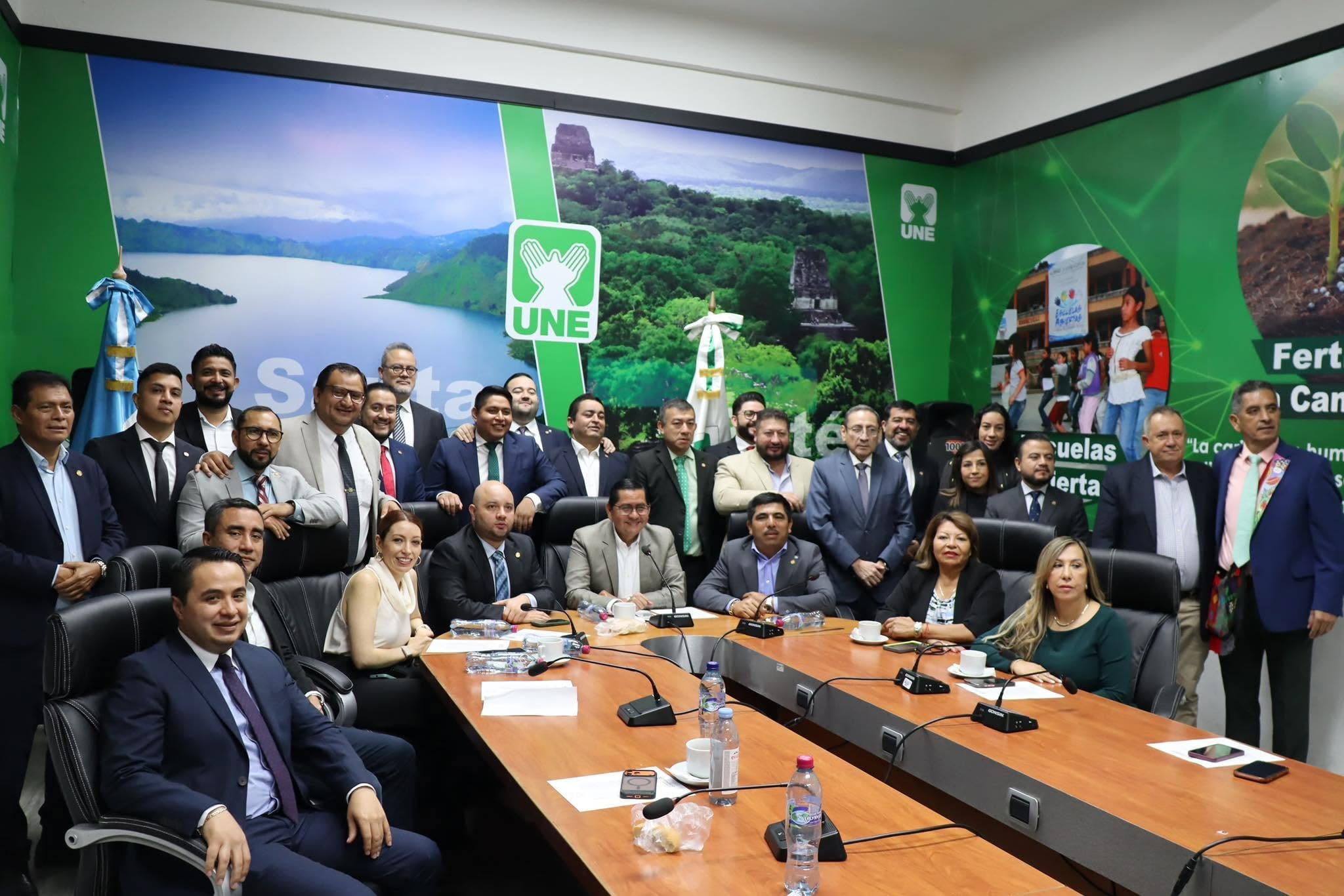 La UNE, liderada por Sandra Torres, retirará las interpelaciones contra 13 ministros para que el Congreso de Guatemala abra una sesión sobre el alza de los combustibles. (Bloque UNE oficial)