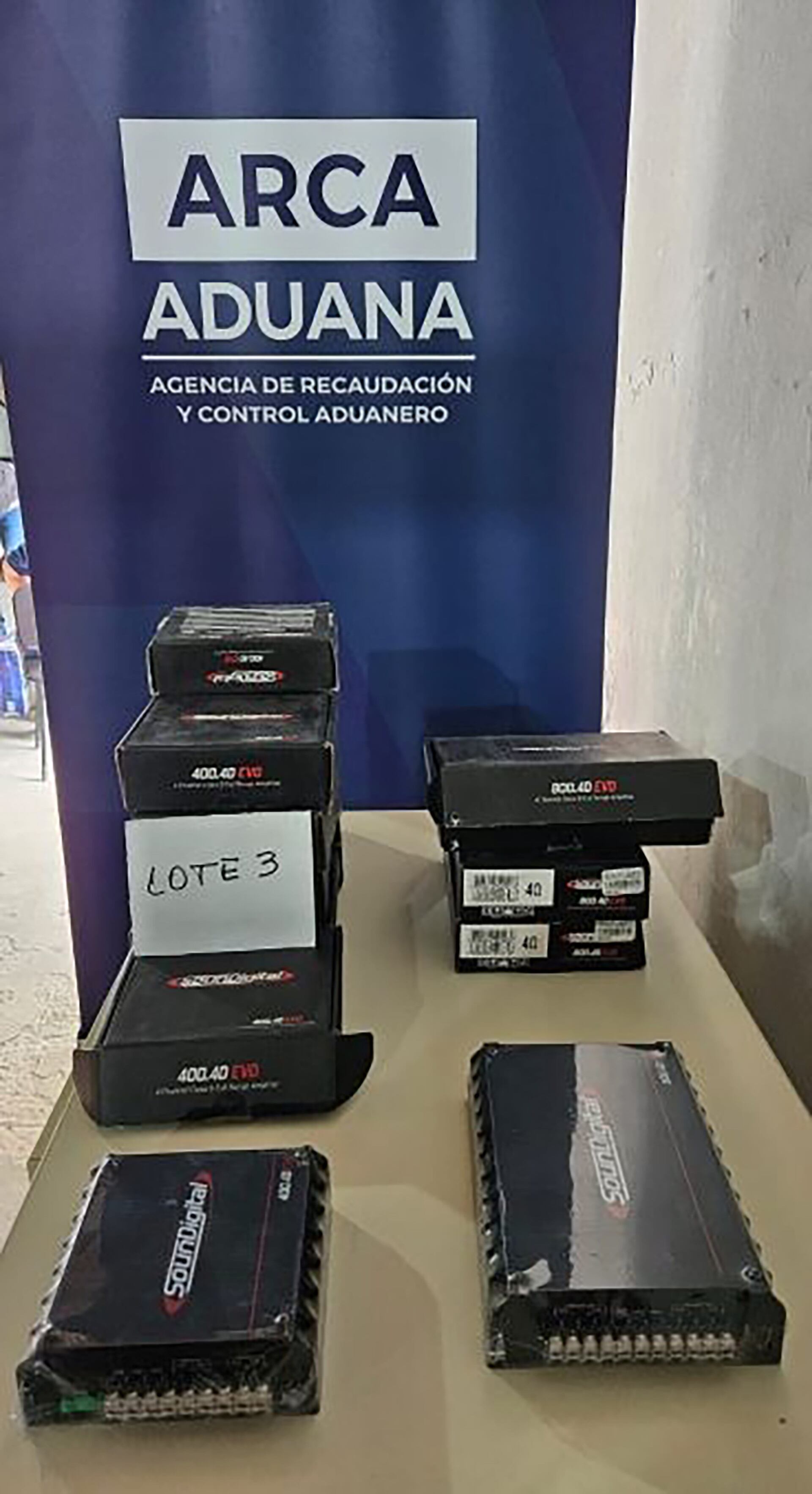 La oferta incluye una amplia variedad de dispositivos tecnológicos, como 19 consolas PlayStation 4