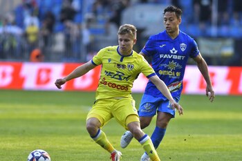 Cristian Benavente no pudo ser