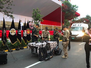 Diversos escuadrones se alistan para el inicio del Desfile y Parada Militar 2026 en la av. Brasil. Infobae Perú