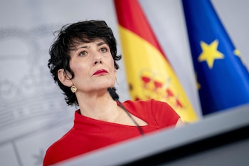 22/09/2026 La ministra de Inclusión; Seguridad Social y Migraciones y portavoz del Gobierno, Elma Saiz, durante la rueda de prensa posterior al Consejo de Ministros, a 22 de septiembre de 2026, en Madrid (España). El Gobierno ha informado de cuáles han sido los últimos avances en la gestión de la crisis migratoria que vive Ceuta desde el pasado mes de julio y ha informado sobre cuáles serán las siguientes medidas a tomar. Además el Consejo de Ministros ha aprobado otras medidas como la licitación de la integración del ferrocarril en Torrelavega.
POLITICA
A. Pérez Meca - Europa Press