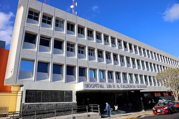 El Hospital Rafael Ángel Calderón Guardia alcanzó la cifra histórica de 900 trasplantes de riñón desde la creación de su programa en 1982. San José. Hospital Calderon Guardia (HCG), edificio central.