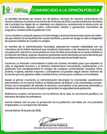 La Alcaldía de Arenal (sur de Bolívar) rechazó el atentado, un ataque que, según el gobierno local, destruyó las instalaciones confirmando que dejó cuatro uniformados heridos - crédito Alcaldía de Arenal