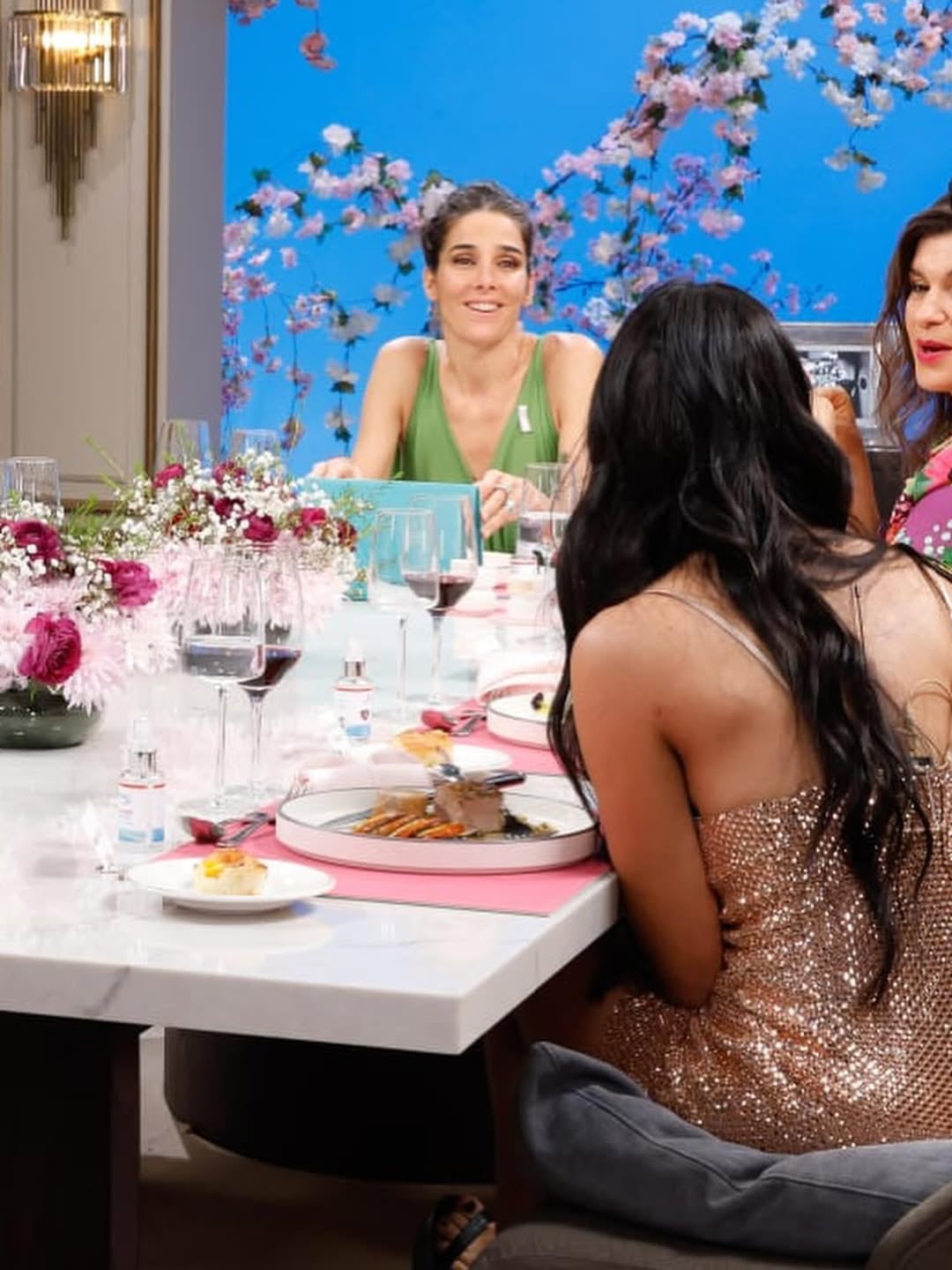 La influencer estuvo como invitada en la mesa de Juana Viale, en la pantalla de El Trece