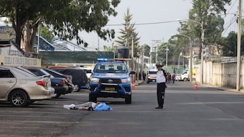 Un presunto sicario muere tras atacar a agentes policiales y asesinar a un adolescente en Guatemala