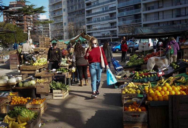 La inflación en Uruguay en su nivel más bajo en 70 años (REUTERS/Mariana Greif)