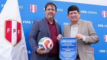 Autoridades de la FPF, FIFA y la Municipalidad de San Luis participaron en la inauguración de la nueva cancha.