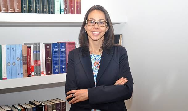 La propuesta de Olarte Bácares a la CPI prioriza la justicia restaurativa y la reparación de víctimas de crímenes graves, inspirada en el proceso de paz colombiano - crédito Pontificia Universidad Javieriana/Facebook