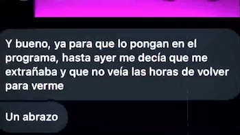Captura de pantalla de un mensaje de chat con letras blancas sobre fondo oscuro que comienza con el texto 'Y bueno, ya para que lo pongan'